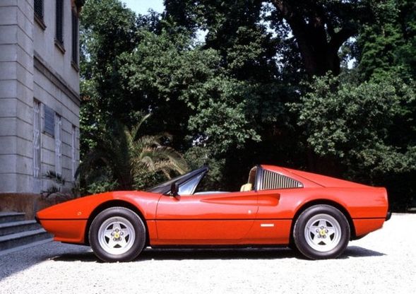 Livrea #50, ispirata alla Ferrari 308 GTS del 1980