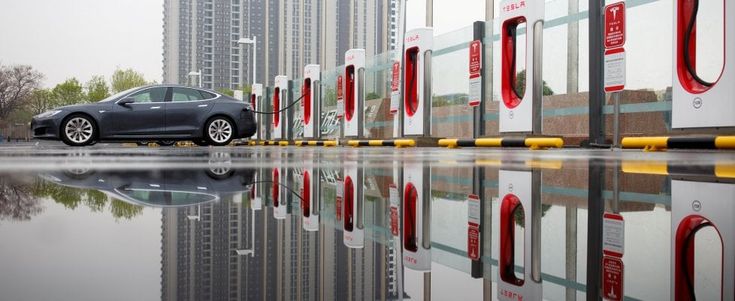 Tesla, 21 mila giri del mondo in elettrico