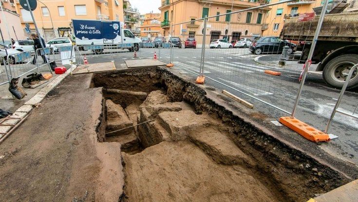 Scoperti tre mausolei nel quartiere Appio Latino a Roma