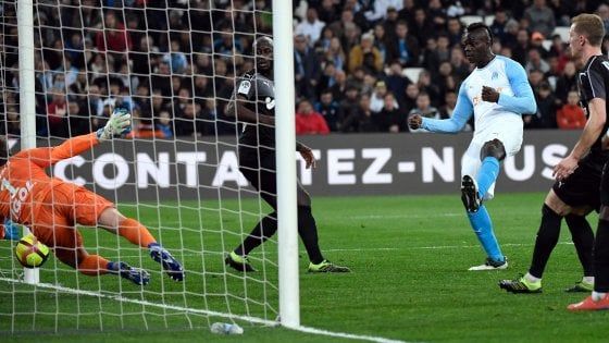 Francia, Balotelli trascina il Marsiglia: 2-0 all'Amiens