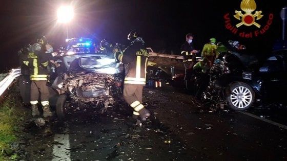 Incidenti stradali, due ragazze morte e cinque feriti in uno scontro frontale nel Bresciano