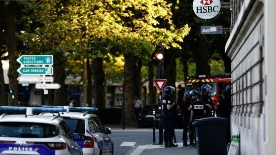 Francia, concluso sequestro a Le Havre, ostaggi "sani e salvi"