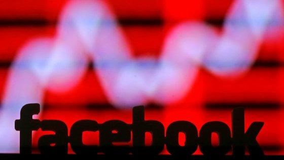 Facebook sempre più al centro del nostro tempo: ogni giorno ci passiamo 50 minuti