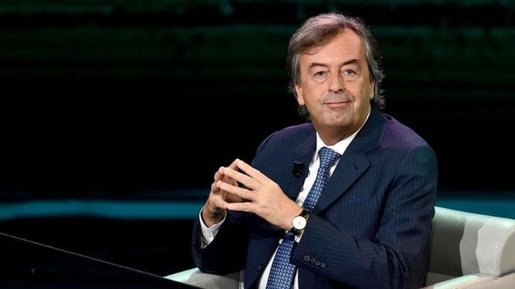 Roberto Burioni all’attacco di una professoressa della Statale di Milano: “E’ vicina a posizioni No-Vax, promossa nonostante ignoranza di profondità immensa”