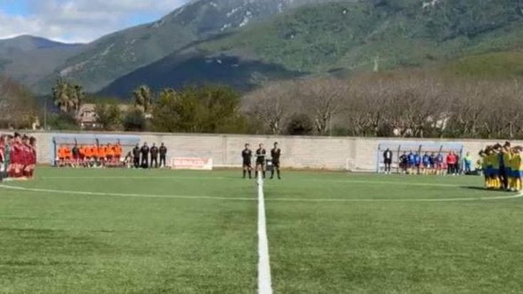 Maxi-rissa nel calcio femminile: sei espulse e una calciatrice colpita da uno spettatore in Vis Mediterranea-Trastevere