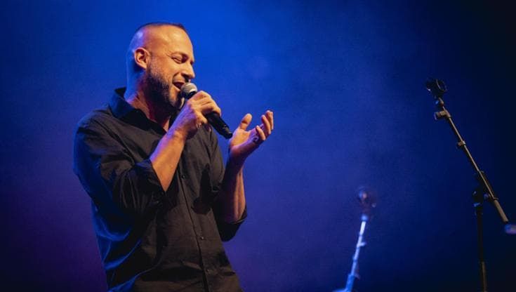 Murubutu, il rapper prof in concerto a Napoli: "Io flaneur, amante di Dante e Leopardi”