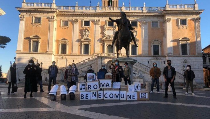 Roma,  in difesa dei beni comuni: scatta la protesta contro la giunta Raggi