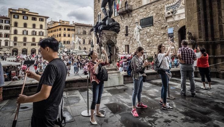 Toscana presa d’assalto dai turisti: un milione di pernottamenti per il ponte del 2 giugno