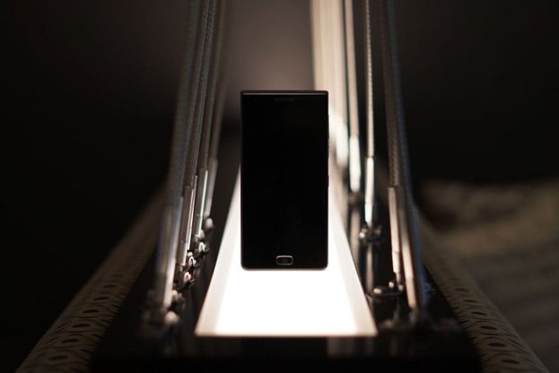 Addio tastiera, ecco BlackBerry Motion