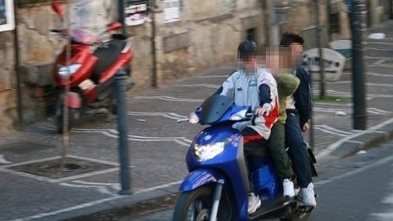 Camorra, "Paranza dei bambini" a Napoli: 43 condanne per i clan di Forcella. Gli imputati applaudono