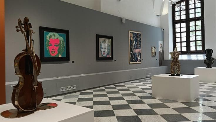 L’Albergo dei poveri riapre ospitando Warhol e Rotella