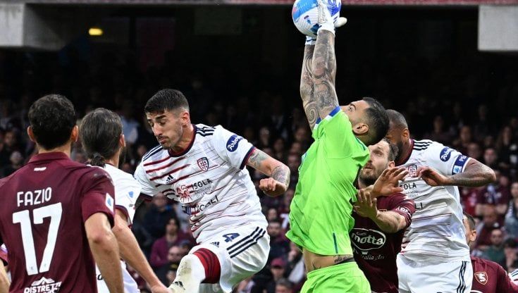 Salernitana-Cagliari 1-1: Verdi illude i granata, Altare salva i sardi al 99'