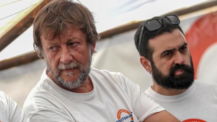 Caso Paragon, Casarini spiato “da un anno”. Bonelli e Fratoianni: “Controllati pure noi?”