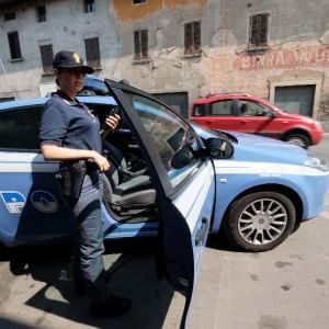 Agguato a Brescia, ferito nella notte a colpi di pistola mentre va al lavoro