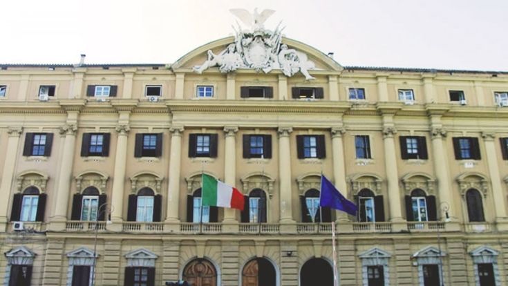 Assicurazioni contro le regole che spingono a ridurre i Btp