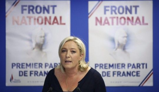 Francia, Le Pen: "Hollande indica elezioni anticipate. E se vinceremo, referendum per uscita da Ue"