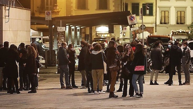 Firenze nasce il comitato pro movida: "Ma noi dove si esce!?"