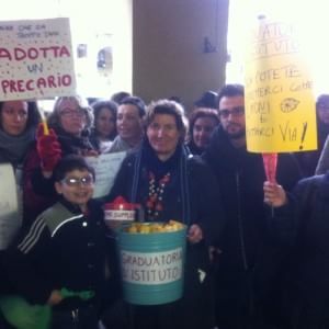 Dieci anni di insegnamento e ancora senza lavoro, la protesta dei precari 