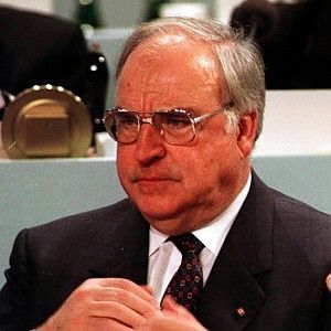 Helmut Kohl: "L'Europa unita &egrave; una questione di sopravvivenza. Per tutti noi"