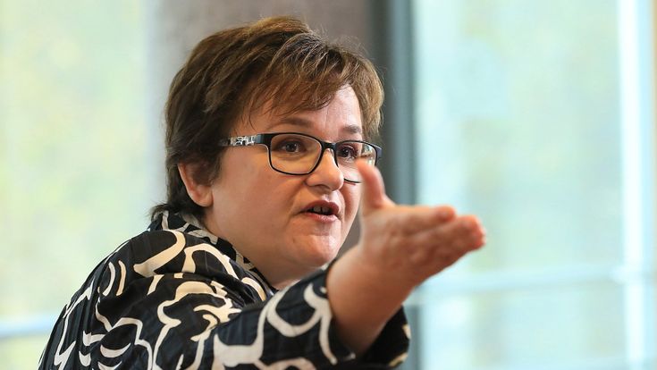L’addio di Lautenschlaeger e l’assist di Merkel alla Bce: “Dobbiamo fare le riforme”