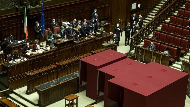 Presidente della Repubblica, la richiesta di passare a due sedute al giorno. Boschi scrive a Fico