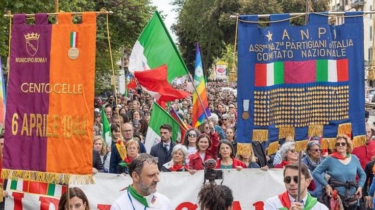 25 Aprile a Roma, antifascisti in piazza contro le guerre e per la Palestina