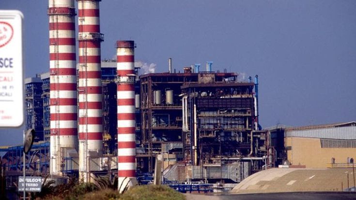 Pichetto: “Se il prezzo del gas sopra i 70 euro riaccendiamo le centrali a carbone”