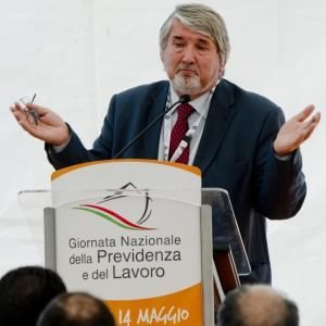 Contratti di lavoro in rescita: per il Ministero 90mila in più