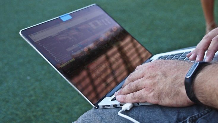 Tessere sanitarie a corto di microchip: dall'identità digitale ai rifiuti, servizi più difficili per i cittadini