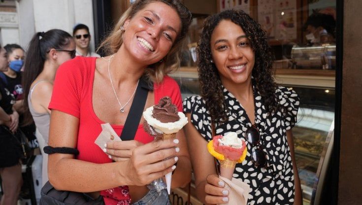 Milano, con il gran caldo sorridono le gelaterie: “Da noi come prima del Covid vincono i gusti di frutta”