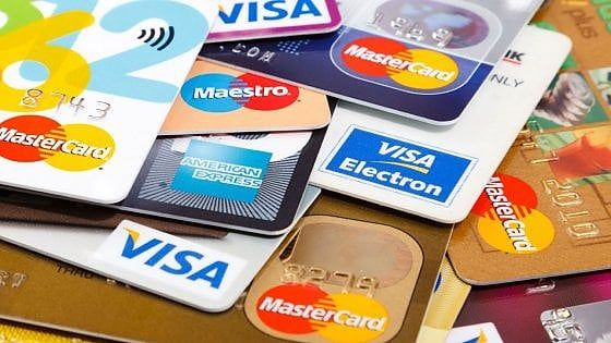 Carte di credito e bancomat: decalogo per la vacanza