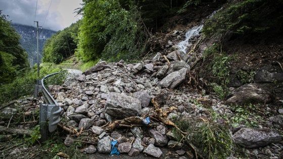 Maltempo in Lombardia, allerta rossa per rischio idrogeologico di livello elevato. Nubifragio su Milano