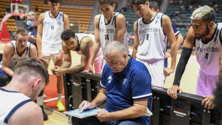 La Fortitudo prova a convincere Repesa a tornare: poche speranze. Martino in pole davanti a Bucchi
