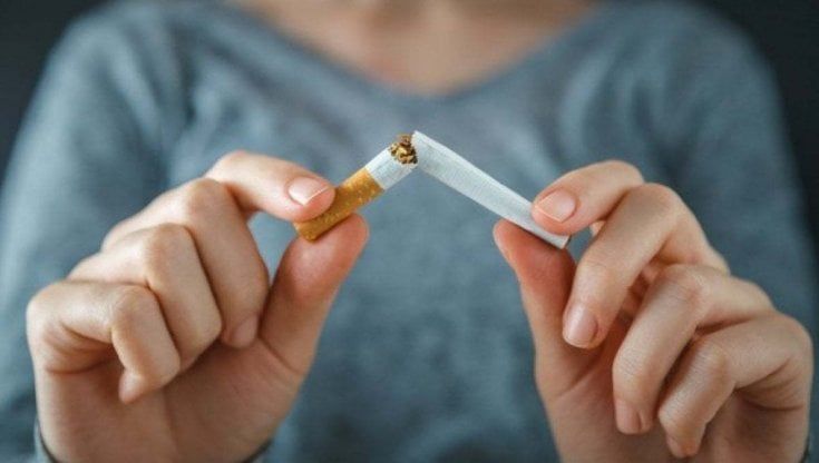 Covid, sindaco del Casertano vieta di fumare in strada