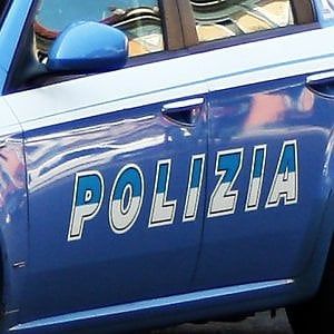 Roma, si presenta in casa come dipendente Acea e tenta violenza su minore: denunciato