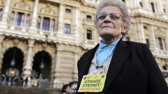 Eternit, Renzi ai parenti delle vittime: "Lo Stato sar&agrave; parte civile nel processo per omicidio"