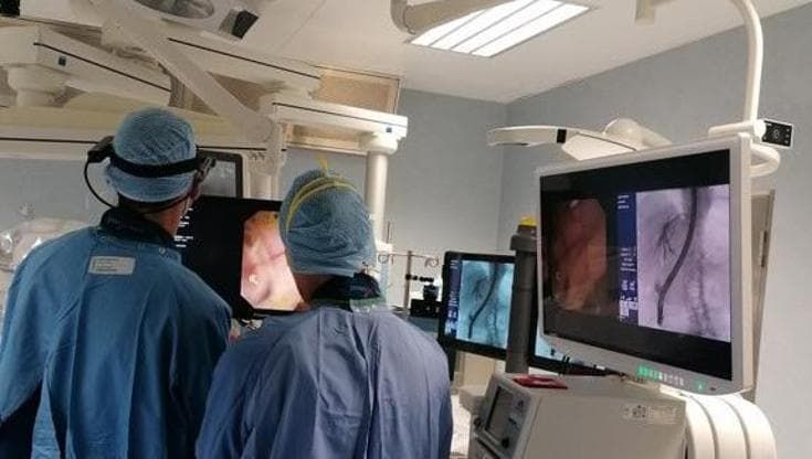 Carpi, paziente operato da Parigi: il medico a 1000 km di distanza interviene con gli smart glass