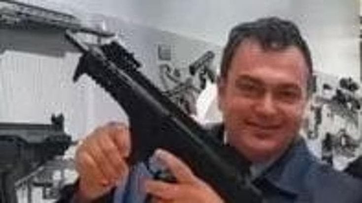 “I veneti hanno la pelle bianca”. Anche FdI scarica Joe Formaggio