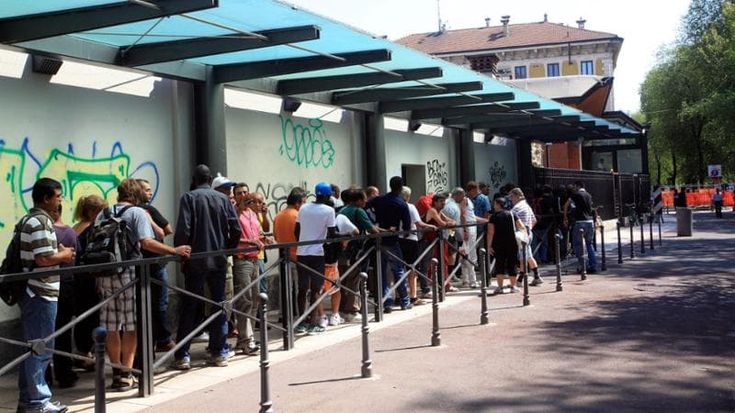 L’Odissea sotto al sole di un papà curdo e di suo figlio: “Chiuse tutte le porte dei centri diurni”