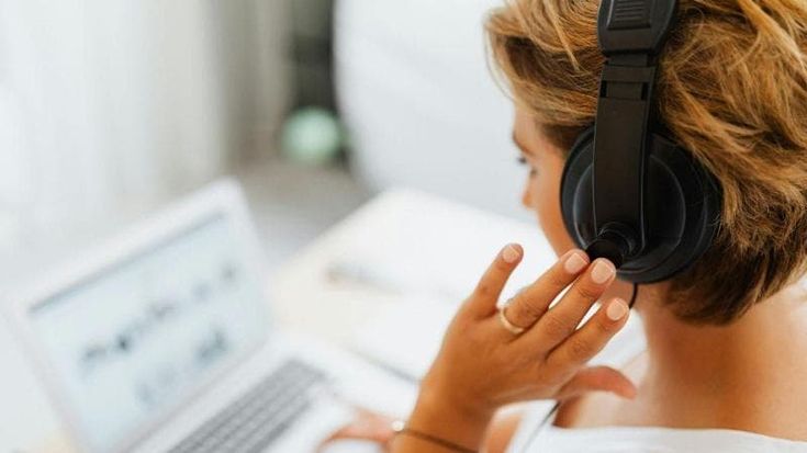 Telemarketing, da domani stop ai finti numeri mobili. E arriva la proposta FdI sul prefisso dedicato