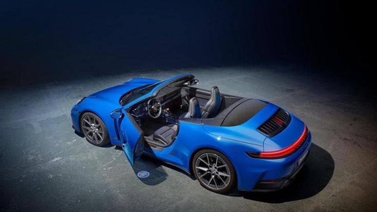 Porsche 911 Carrera T, più leggera, dinamica e anche Cabriolet. Caratteristiche e prezzi