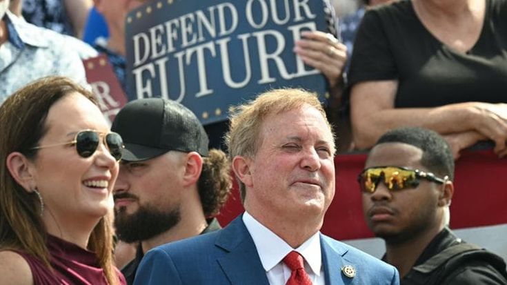 US: the man who could cost Trump Texas: a video emerges of Paxton with two fugitives in Dubai