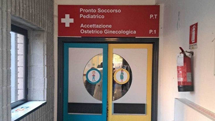 Influenza, Pronto soccorso sotto assedio: "Pediatri assenti, le mamme corrono qui"