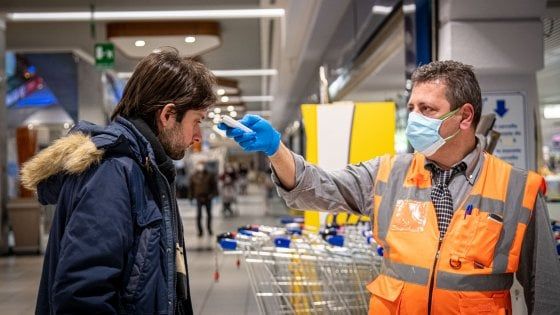 Coronavirus e supermercati, ecco giorni e orari in cui si trova meno coda