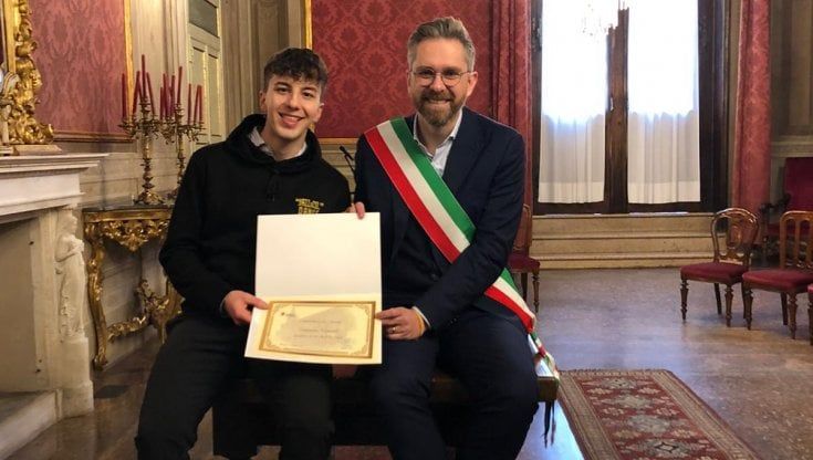 Tommaso Parazzoli, lo studente campione del mondo di tap-dance premiato da Lepore