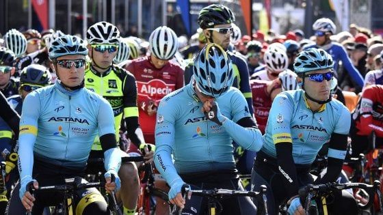 Ciclismo, l'omaggio della Liegi a Scarponi. Martedì i funerali: sarà sepolto con la maglia dell'Astana