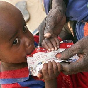 Malnutrizione, la campagna di aiuti per 200 milioni di bambini del mondo