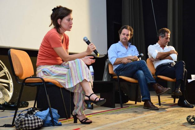Sabina Guzzanti, il dibattito a Bari