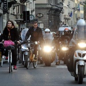 Dl ambiente, 2 mila euro di bonus rottamazione di auto e sconto sui prodotti sfusi