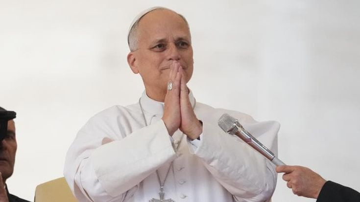 Papa Leone: “Sotto la corazza tanti adolescenti chiedono di essere amati”
